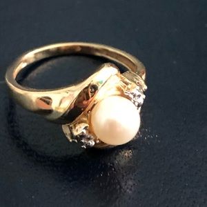 10k Gold Pearl Ring